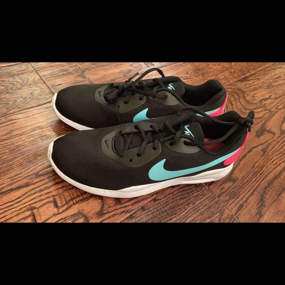Women’s Nike Air size 10 - NEW